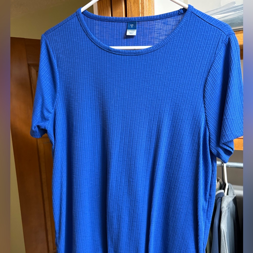 Old Navy short Sleeve Tee